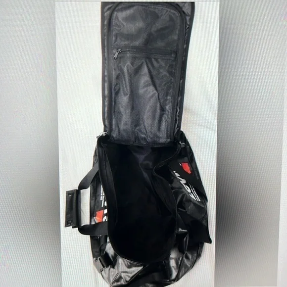 Pair of Levi’s duffle bags NWT - Picture 7 of 10